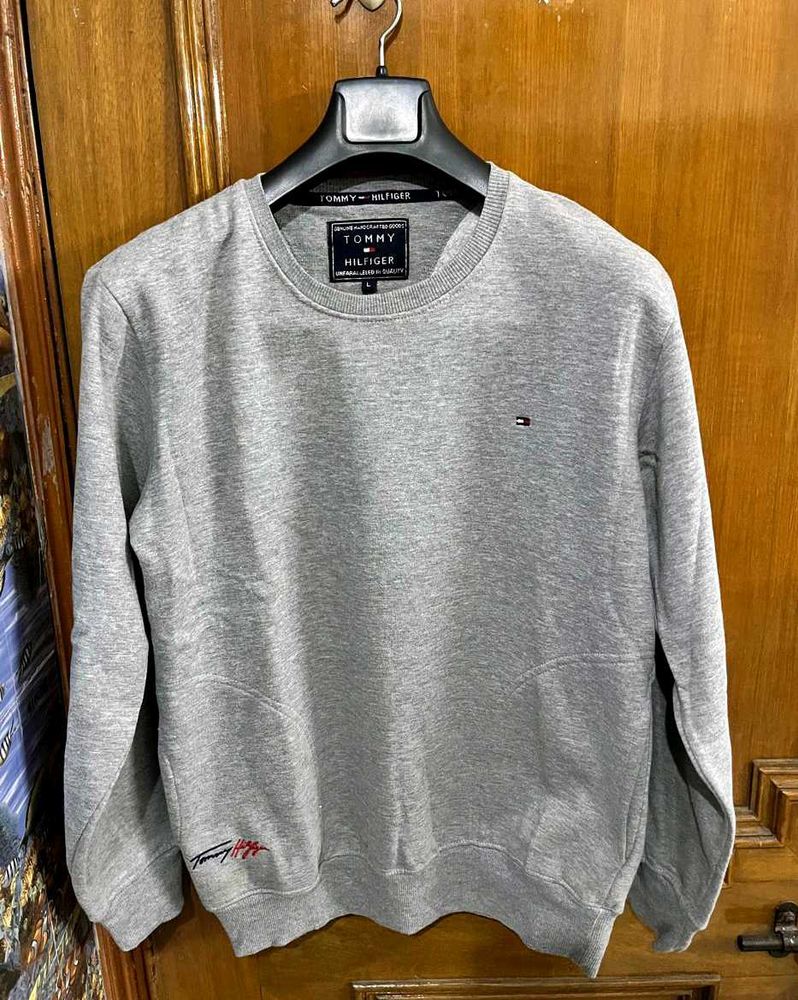 TOMMY HILFIGER LIGHT GREY CREW NECK SWEATSHIRT