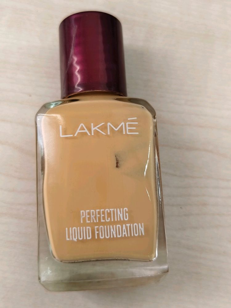 Lakme Natural Marble Foundation