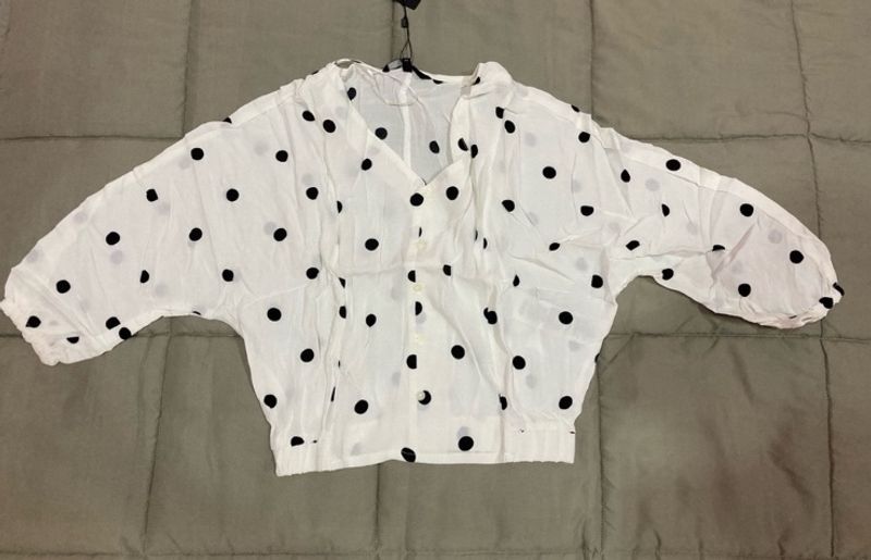 Vero ModaPolka-Dot Print V-neck Top