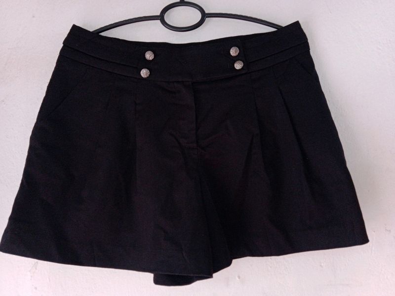 Clovis Women Shorts