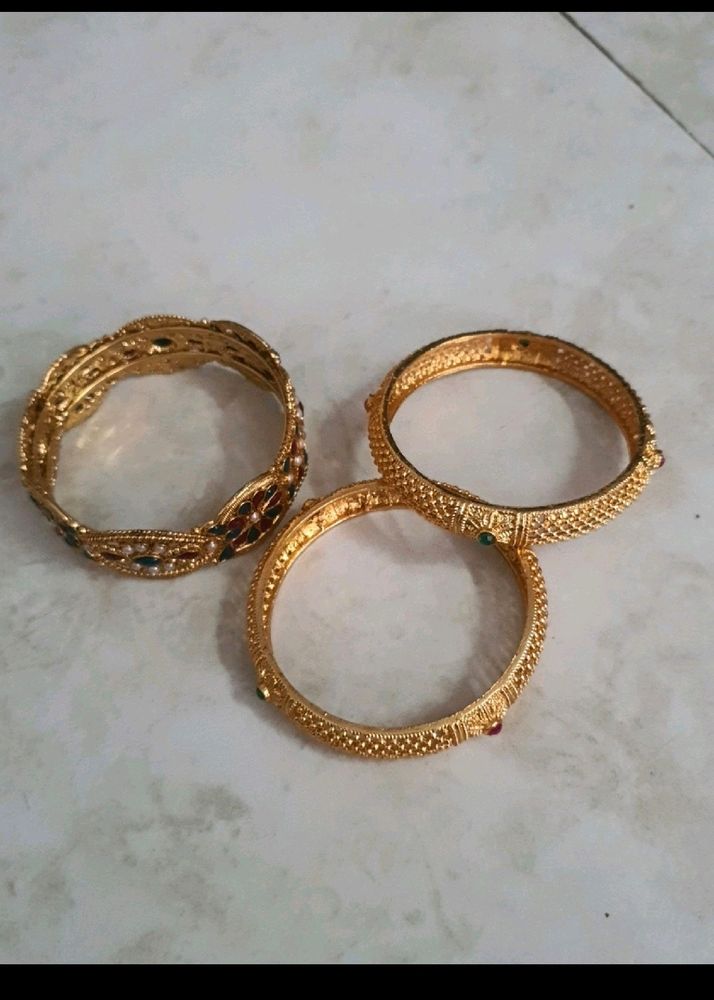 🥳🔴Combo Of Two 🔴🥳Bangles