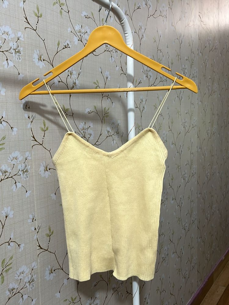 Butter Yellow Top