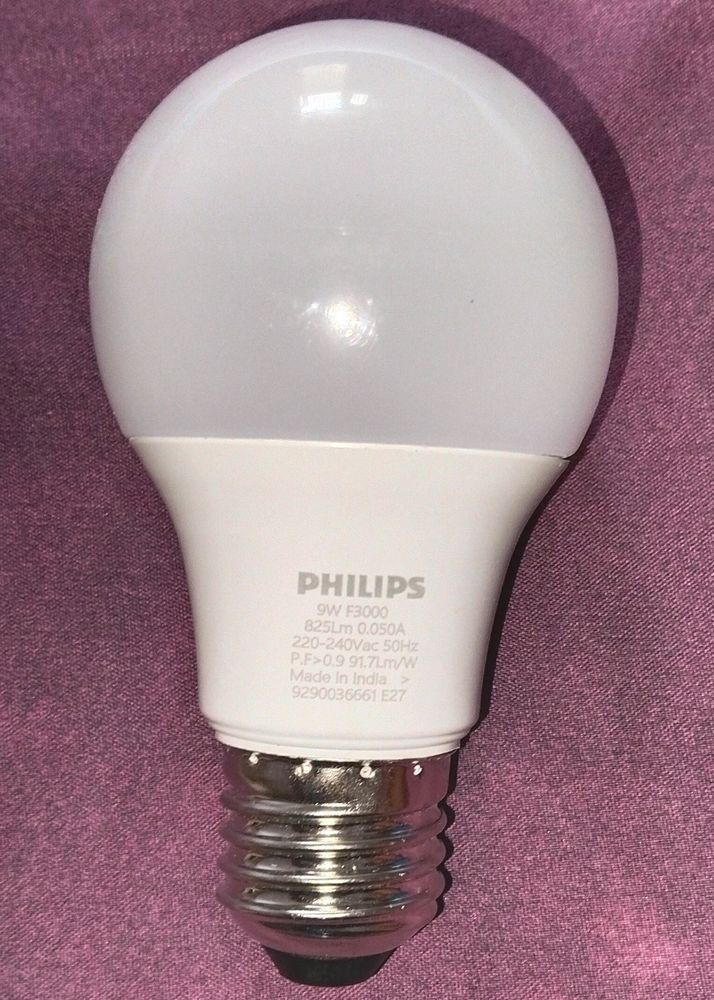 PHILIPS AceSaver 9W GOLDEN YELLOW/3000K  E27 BULB