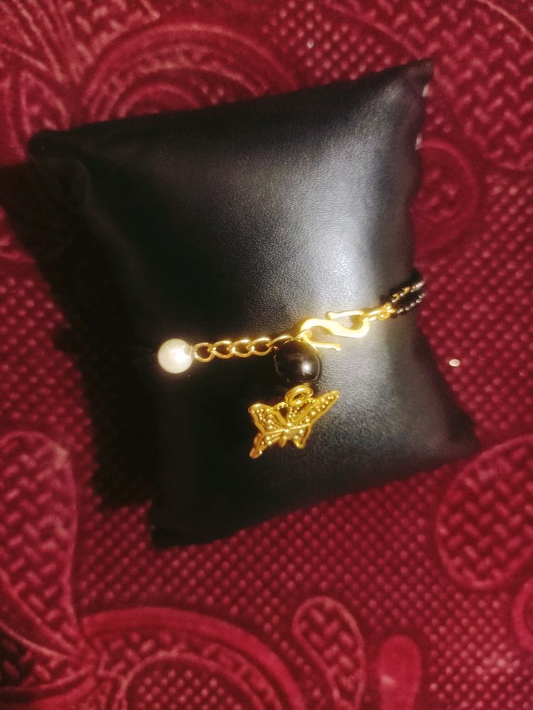 Hand Mangalsutra