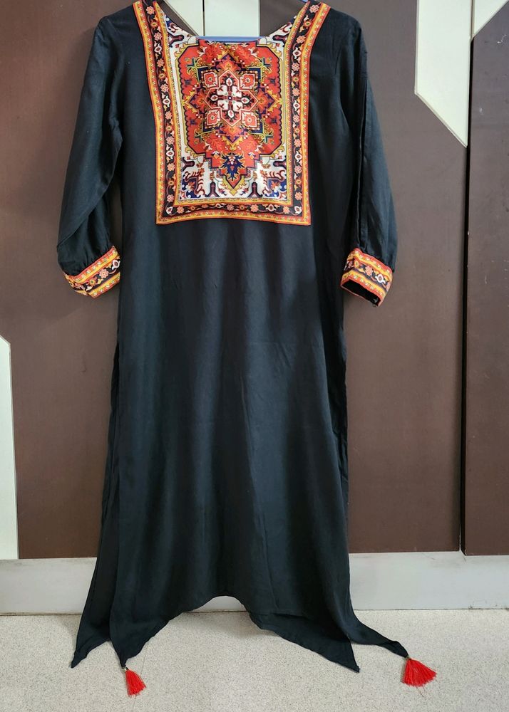 Black Kurta With Slit Sleeve And Designer Neck.