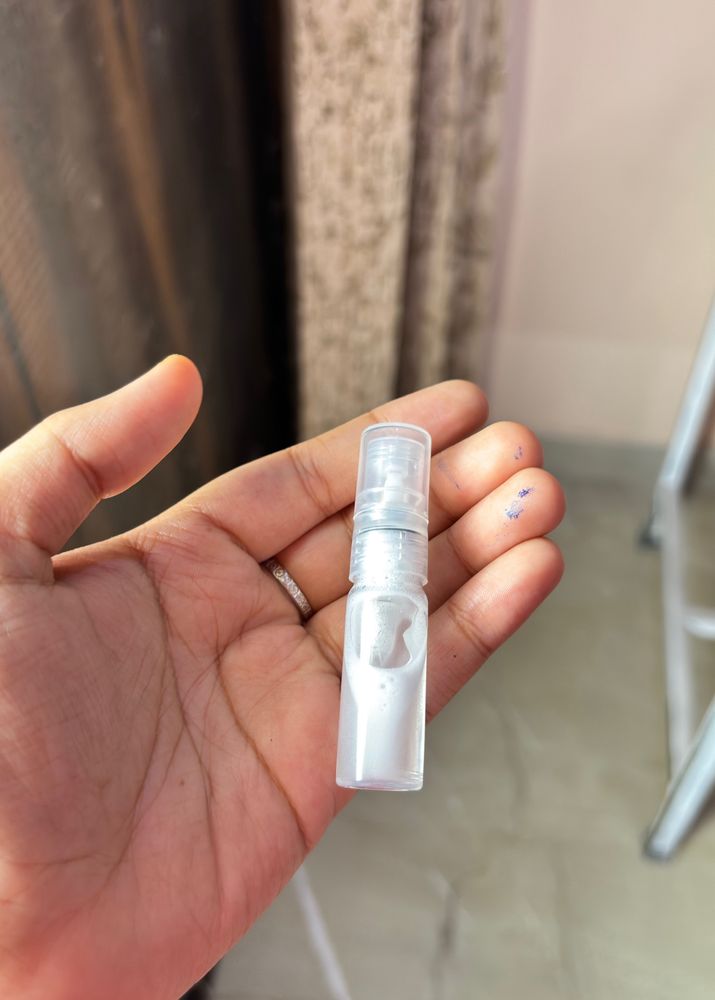 Selling 5 ML MAC prep+prime Fix+