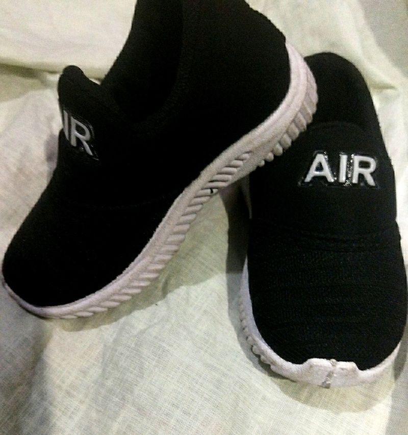 New  Black Air Shoes Wore Only For 1hour