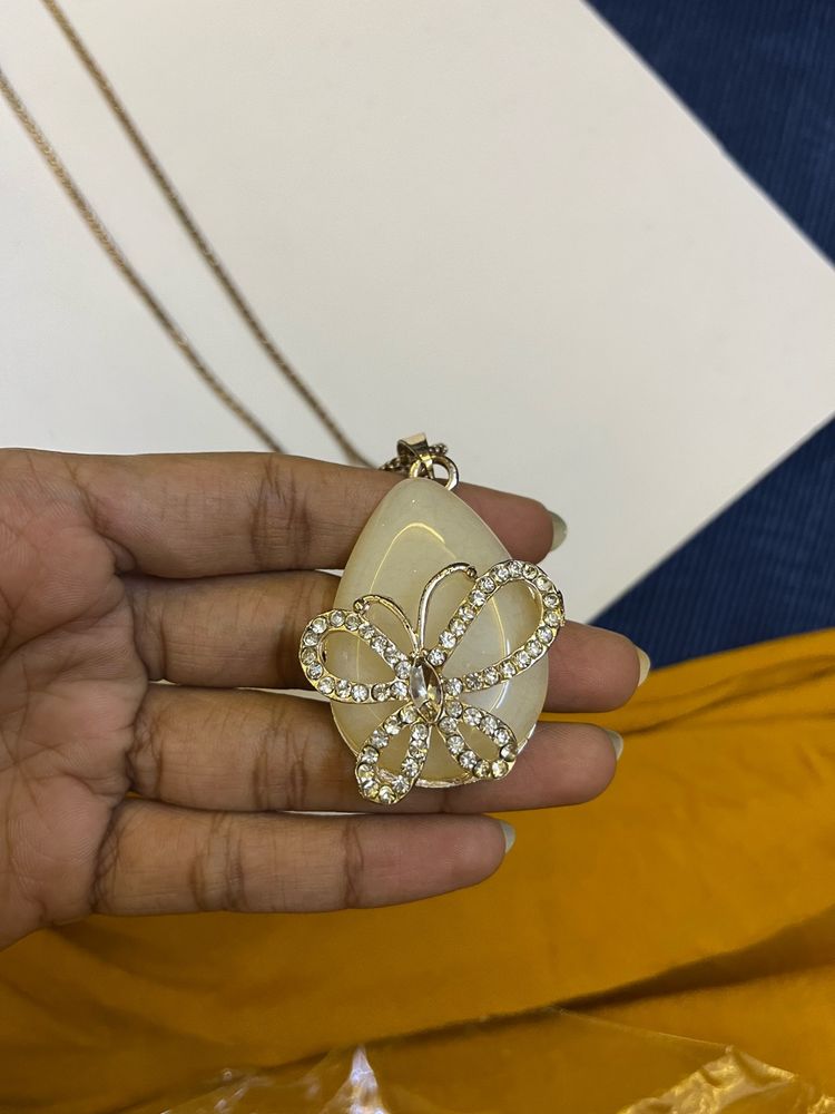 English Golden Pendant