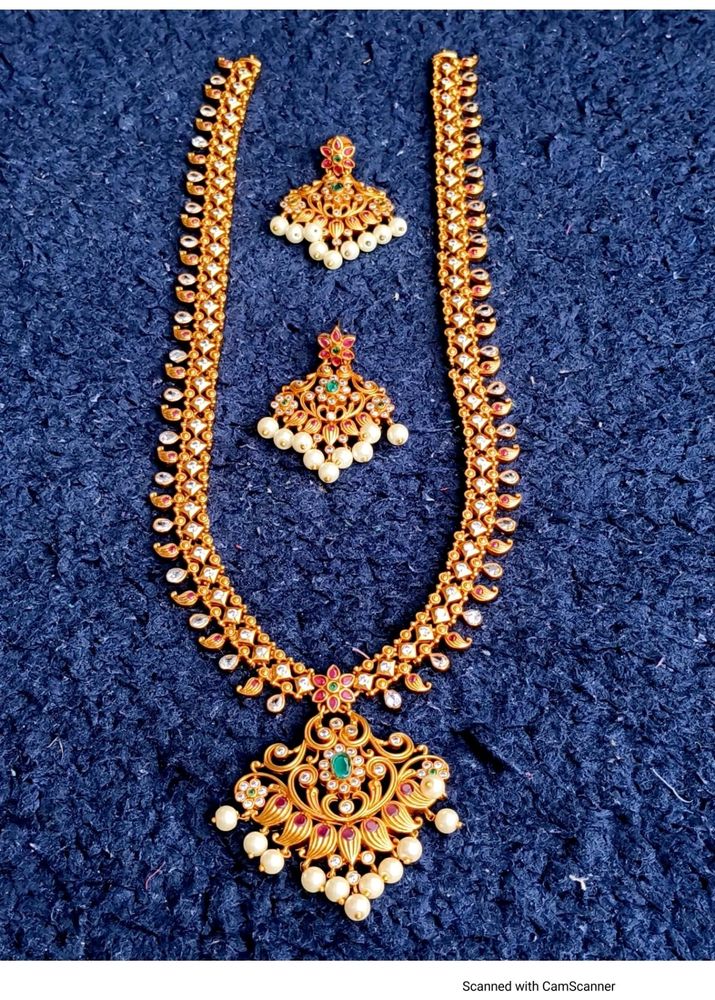 Gowri Neck Set