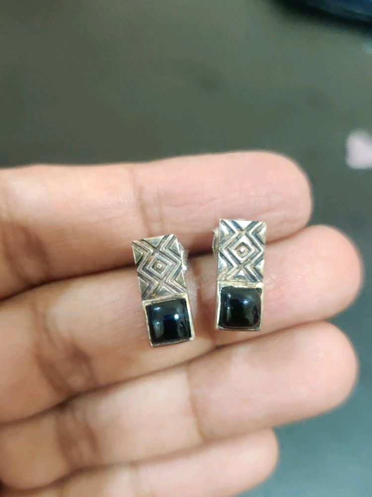 92.5 Silver Daily Wear Studs With Black Stone