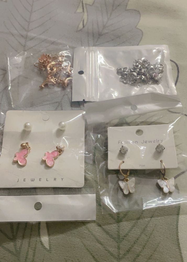 6 Korean Earings, Necklace And Bracelet