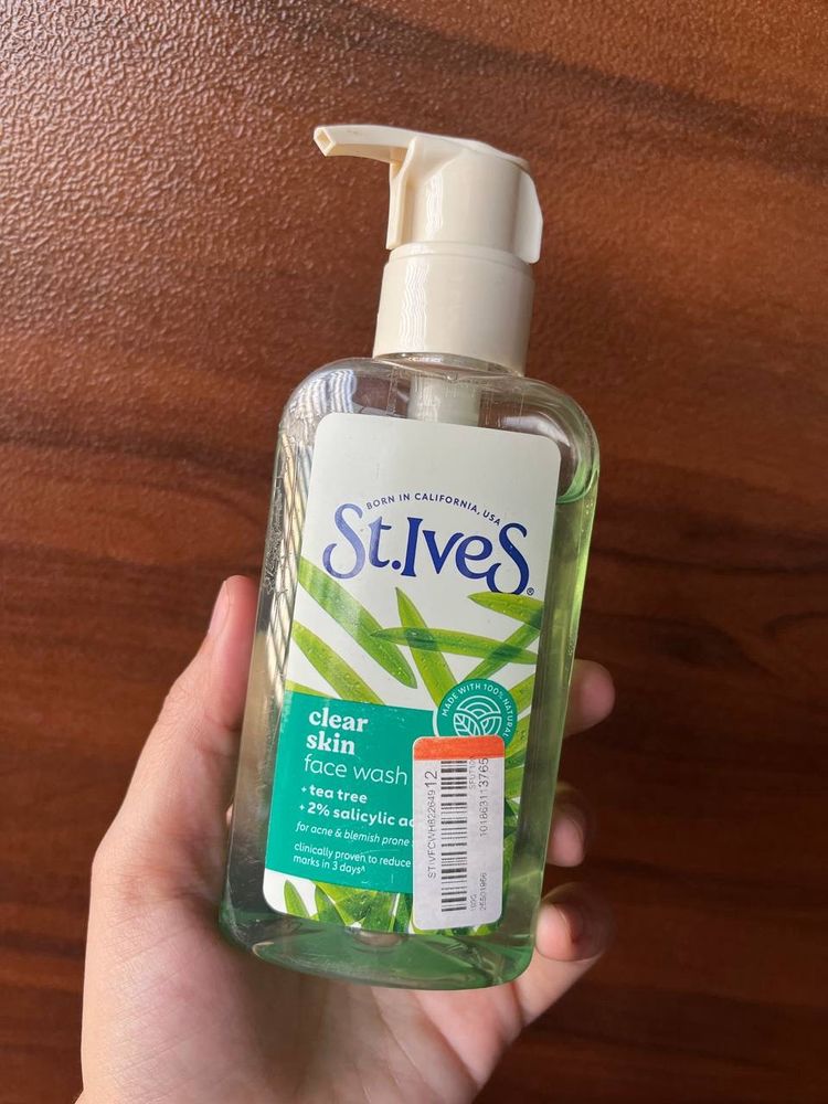 St. Ives Clear Face Wash with Tea Tree & 2% Salicy