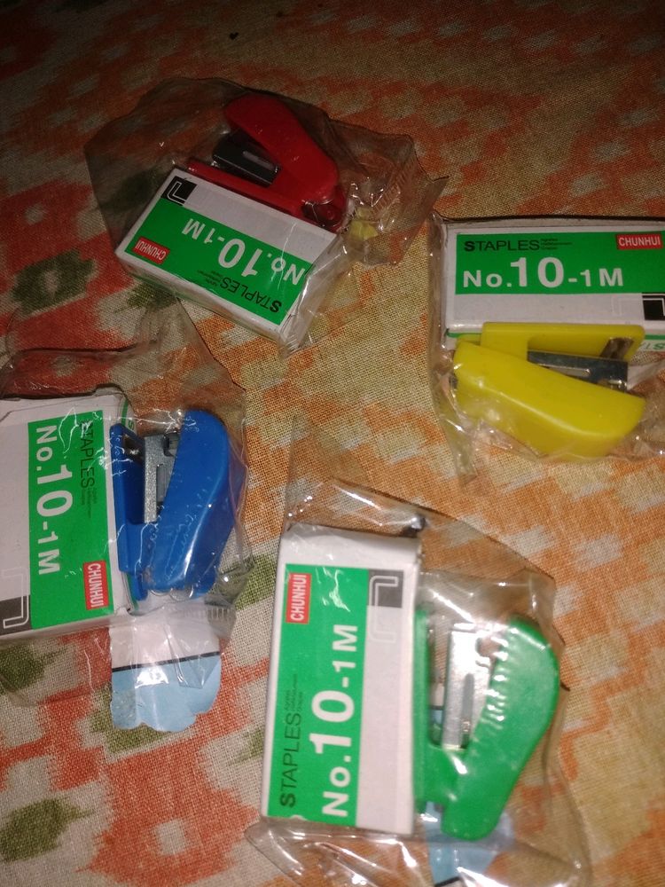 Steplaer With 1 Pin(Small/Random Colour/Single)📃