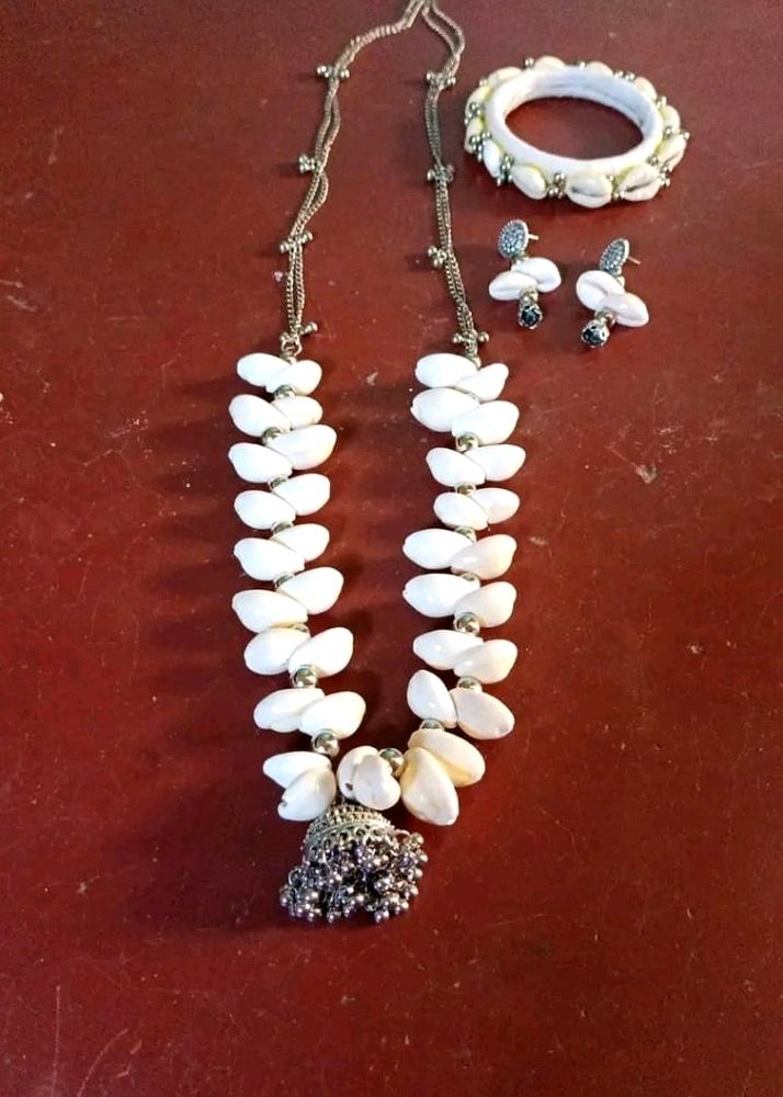 Cowrie Shell Set