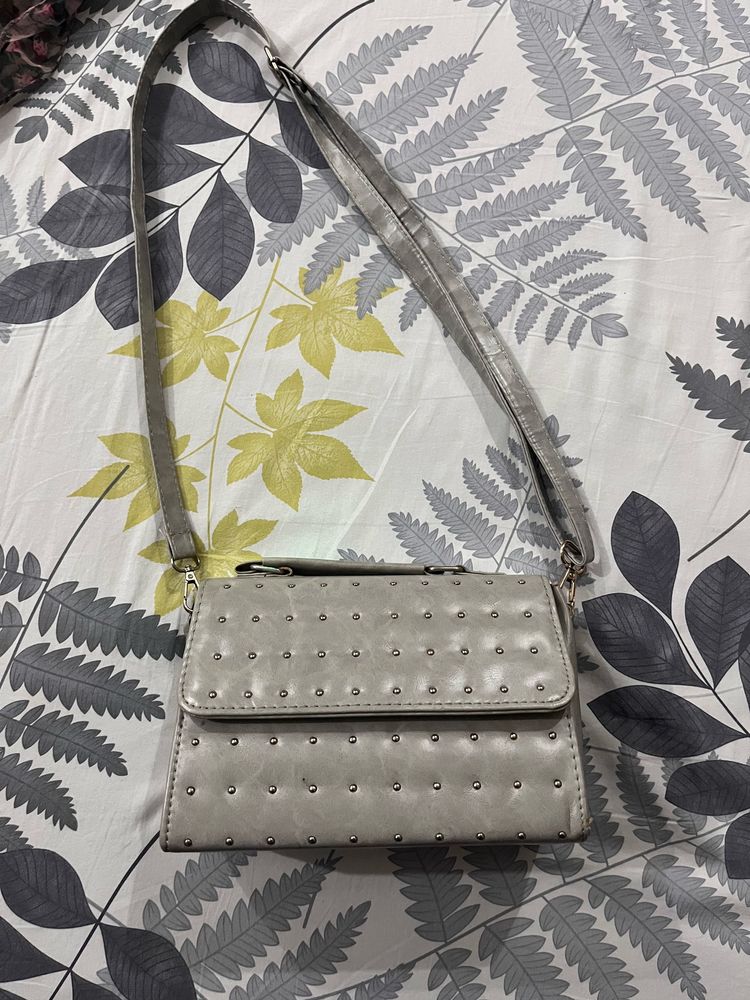 Fancy Slingbag In a Good Condition