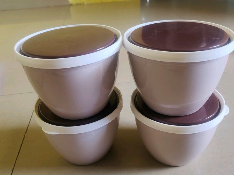 Rubber Lock Container 4 Pcs Set