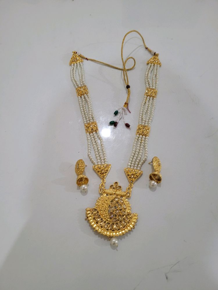 Gold plated necklace and earrings set