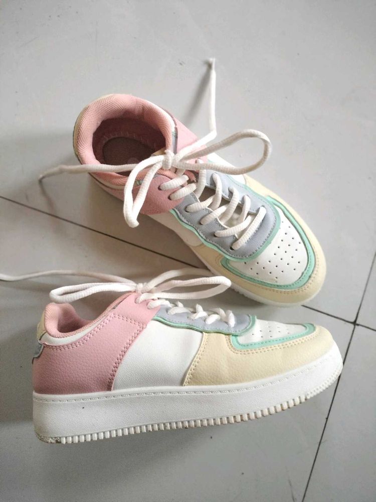 Women Peach And cream Colorblocked Sneakers