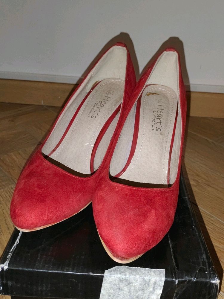 Red Heels Size 38 Very Good