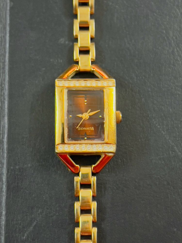 Sonata Golden Watch With Metal Chain Strap