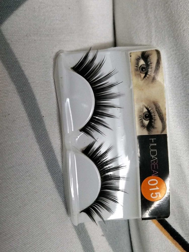 Huda Beauty Lashses