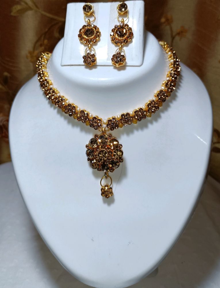 Flower Design Necklace Set With Earrings (Golden Colour)