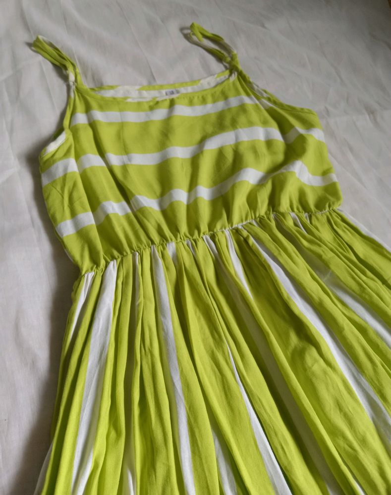 Green Sleeveless Dress