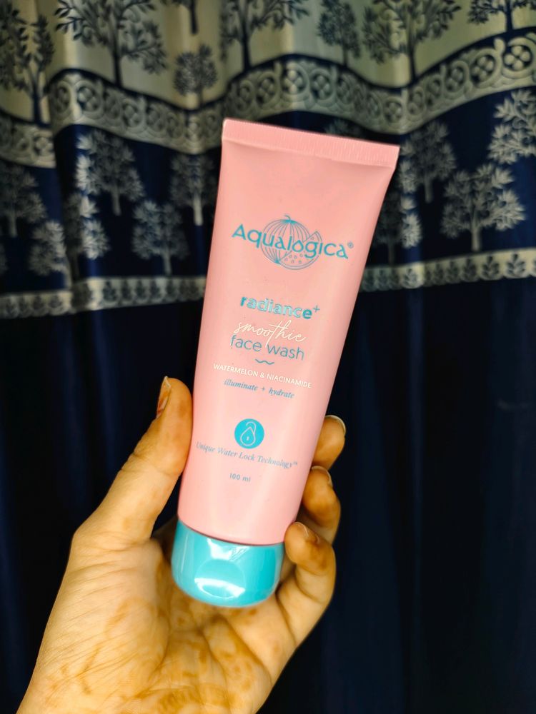 Aqualogica Radiance Facewash