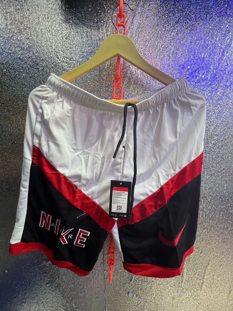 NIKE PREMIUM SHORTS