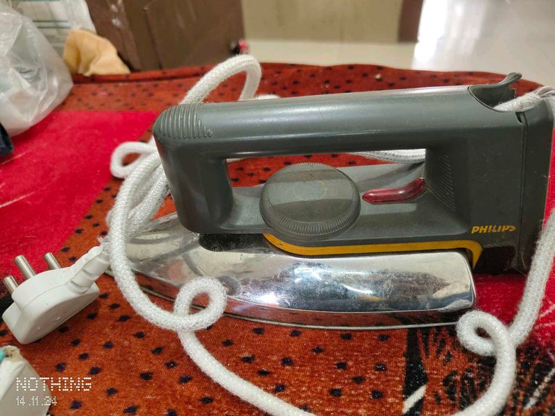 working philips iron just loose body