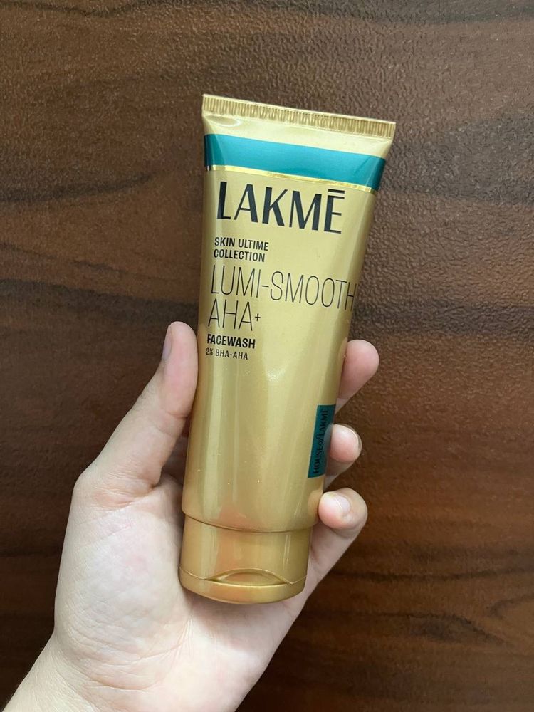 LAKME Lumi-Smooth Aha+ Facewash With 2% Salicylic