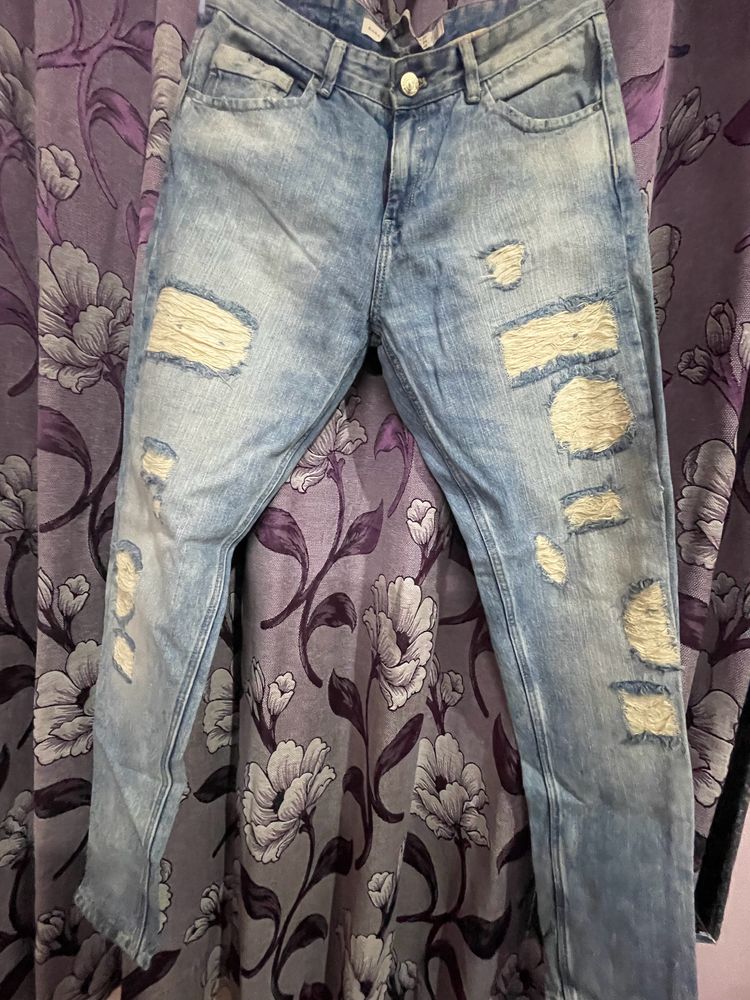 Zara Ripped Jeans