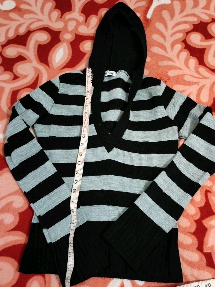 Black And White Women Sweater