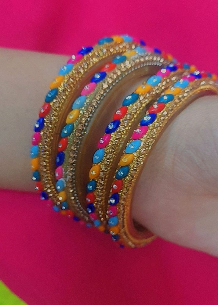 Do hath ka Set 4 Beautiful Bangles Colourful✨️😍😄