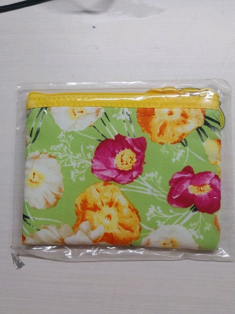 FLORAL PRINT COIN POUCH