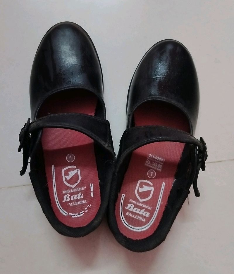 Branded School Shoe...