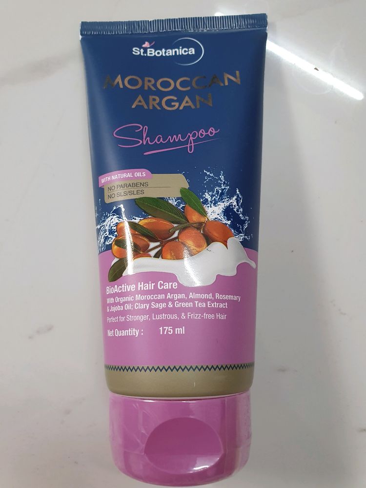 St. Botanica Shampoo