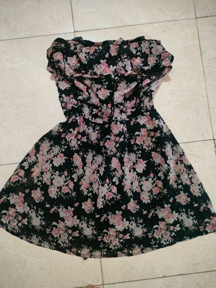 Ruffle Strapless Dress 🎀🏩🛍️👛