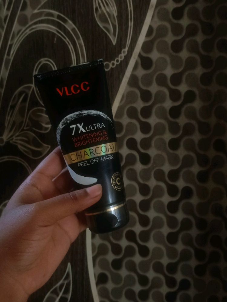 vlcc Charcoal Peel Of Mask