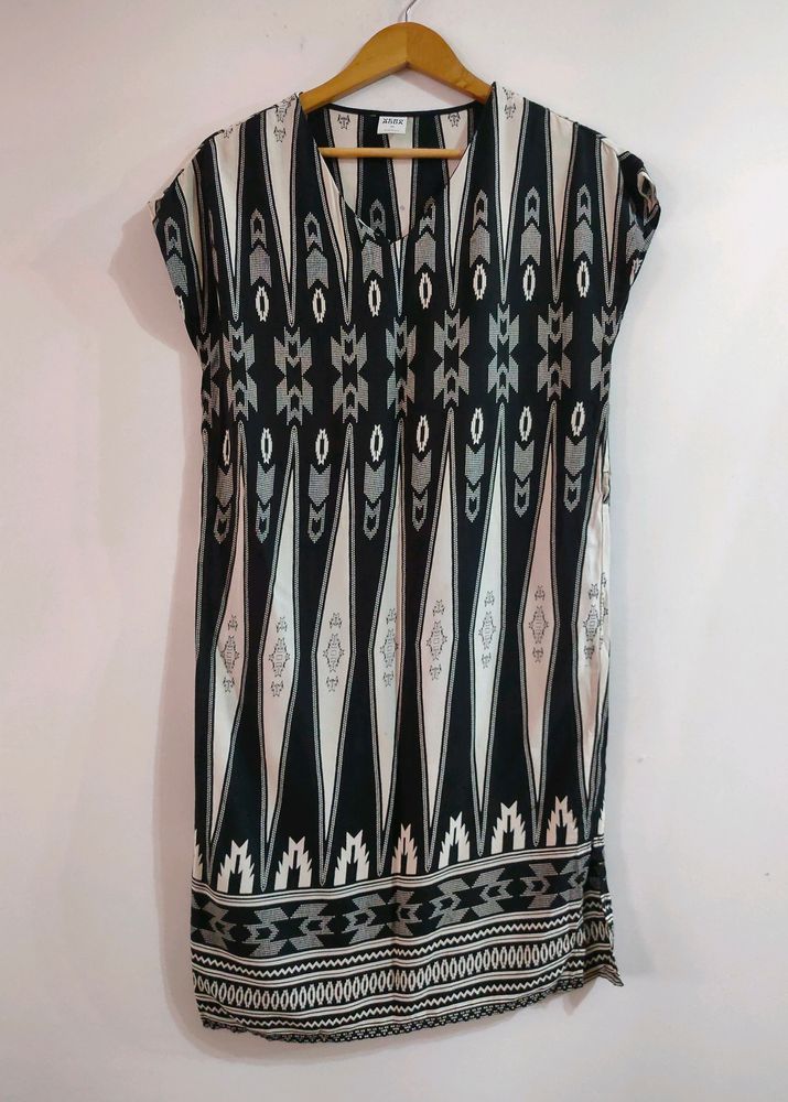 vera moda Women's black with white printed Kurti