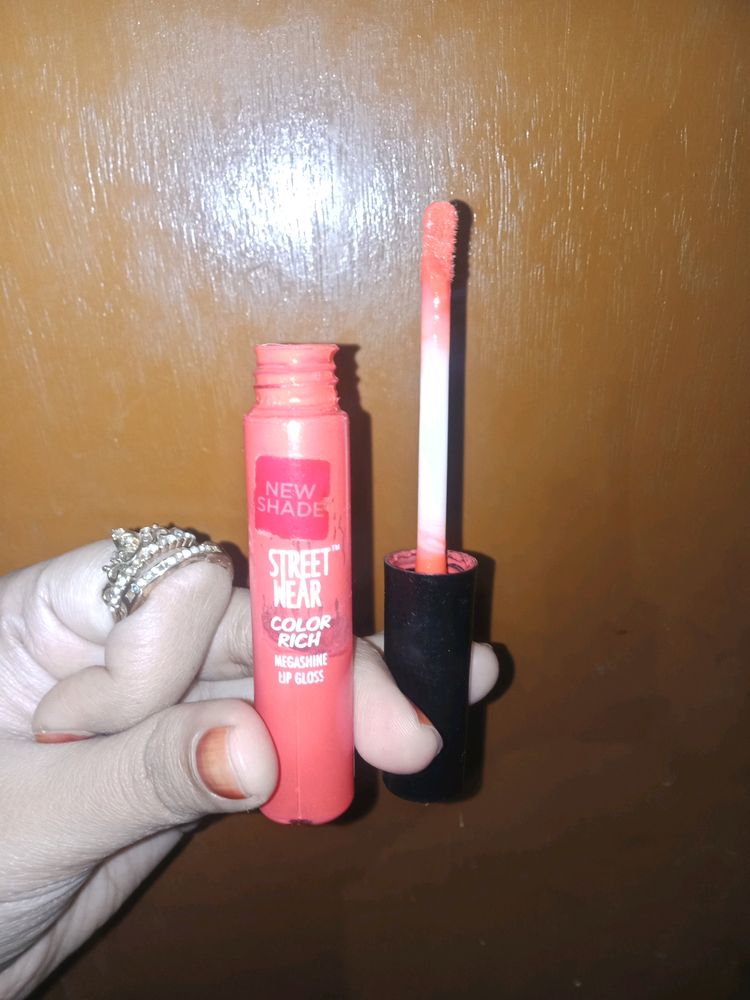 Lipgloss And Rings Combo