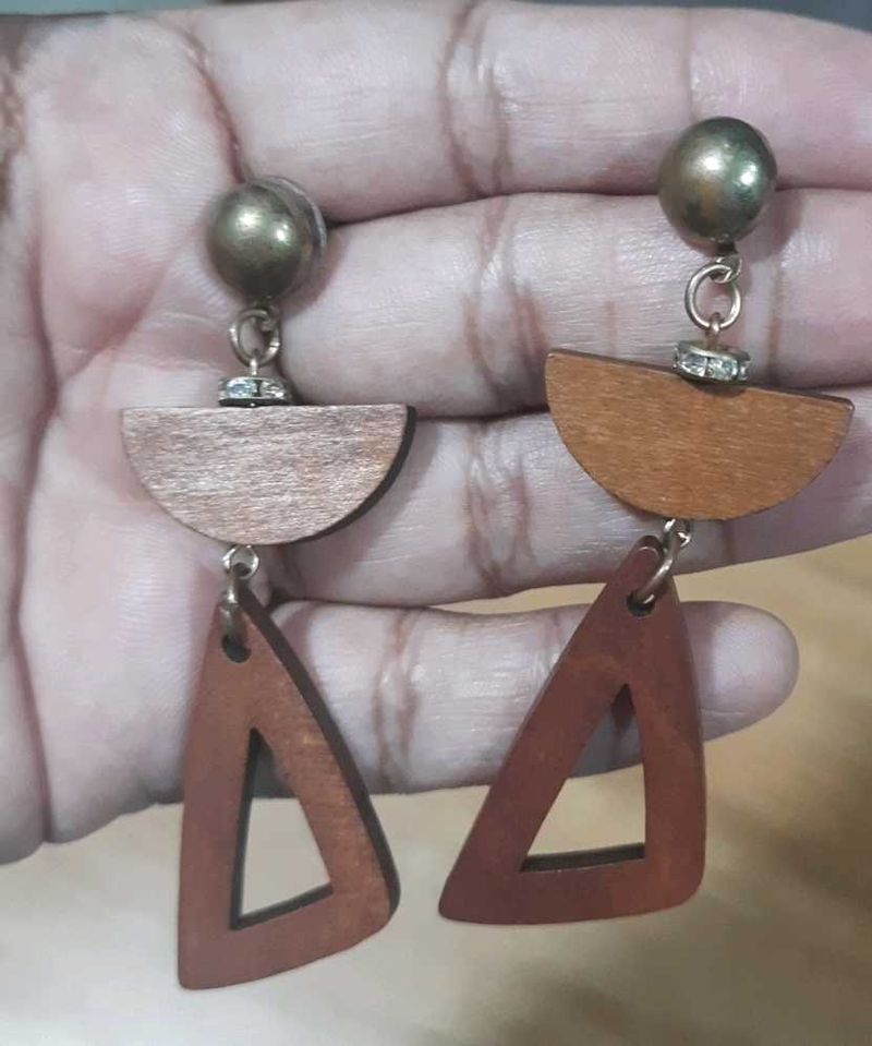 Wooden Touch Earings