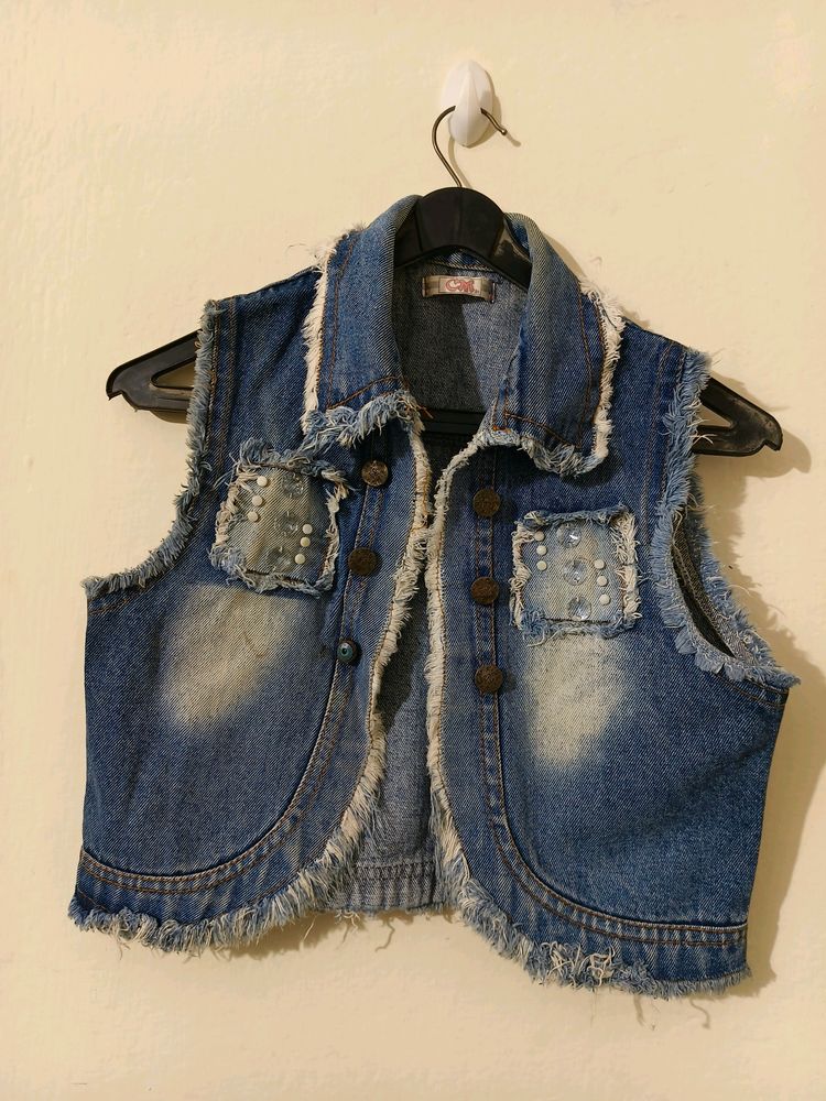 Women's Blue Sleevless And Crop Denim Jacket 🧥