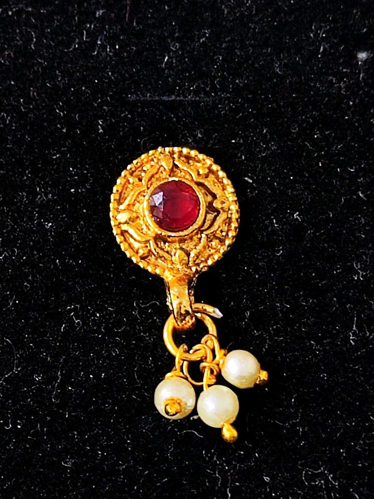 RED DIAMOND AND PEARL PRESSED NOSE PIN