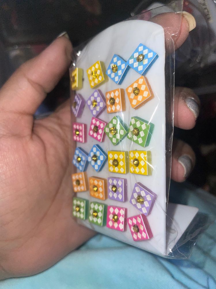 12 Pairs Of Domino Studs