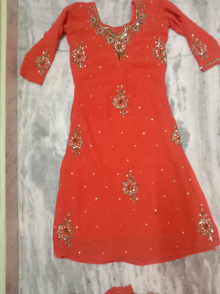 Kurthi And Heavy Dupatta