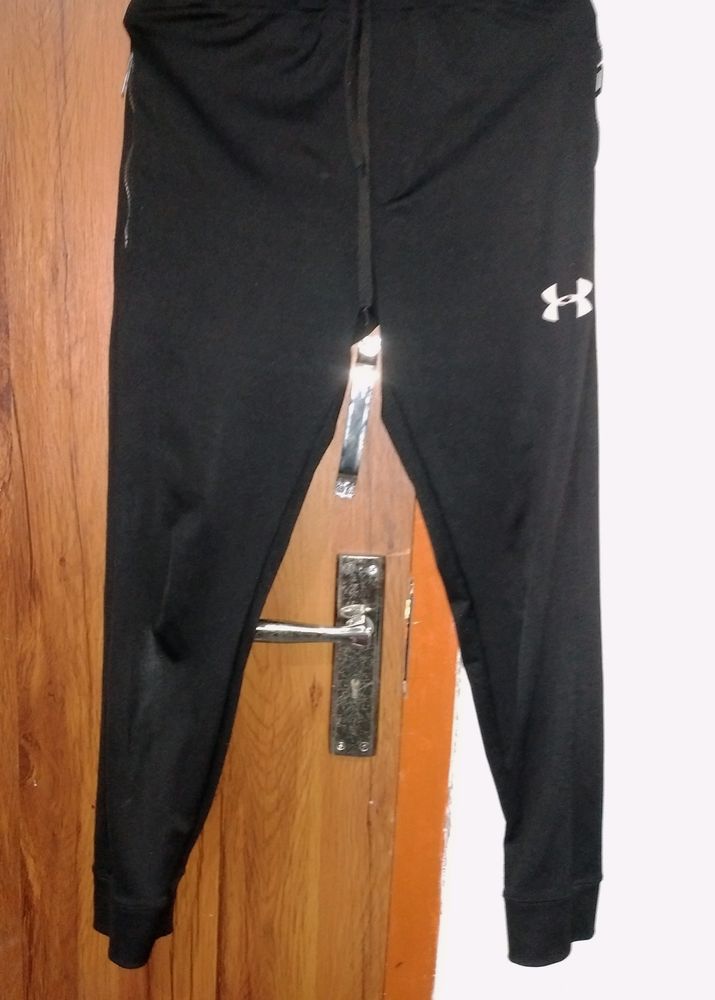 MEN TRACK PANT