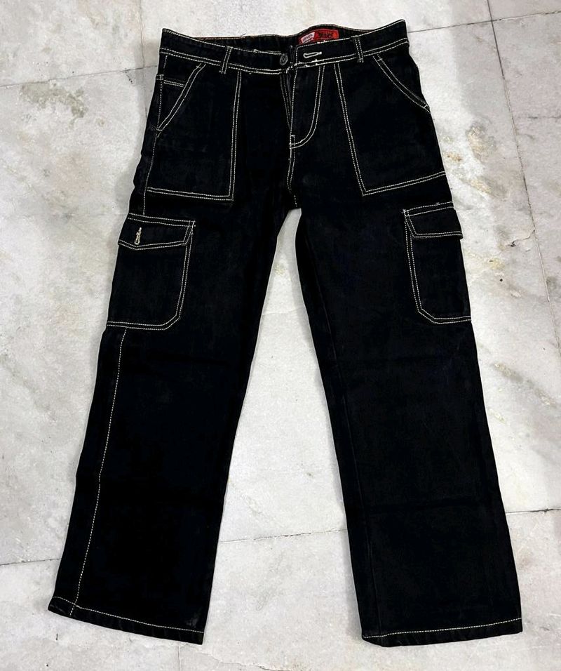 LEVIS 6 POCKET CARGO JEANS BLACK SIZE 32