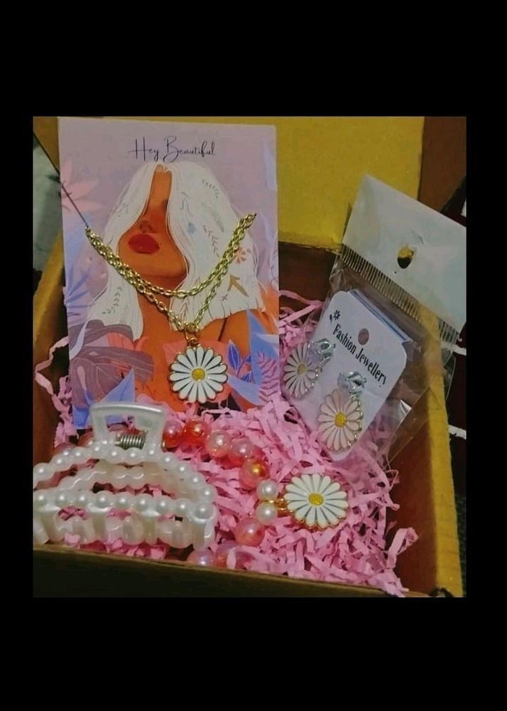 Flower Gift Hamper