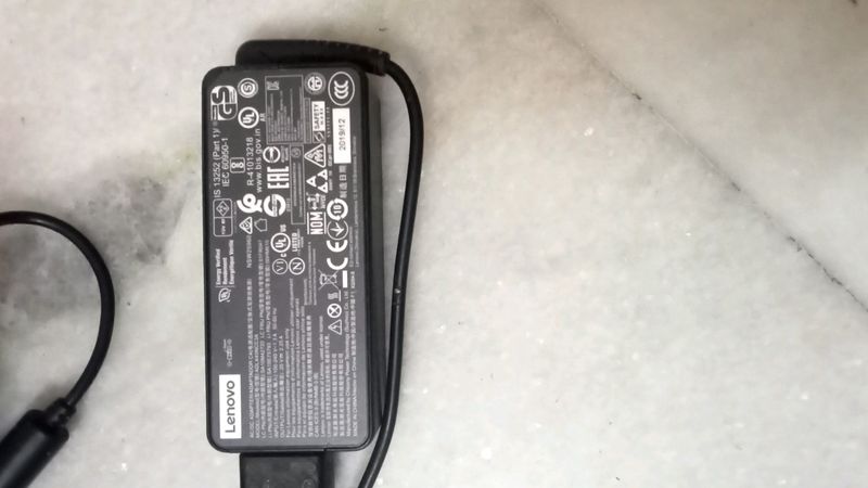 LENOVO NEW AND ORIGINAL 45 WATT LAPTOP CHARGER